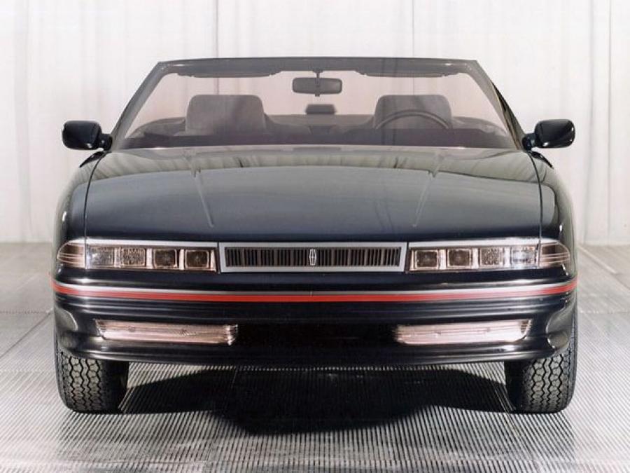  Lincoln Vignale Show Car 1987 года  (фото 1 из 2)